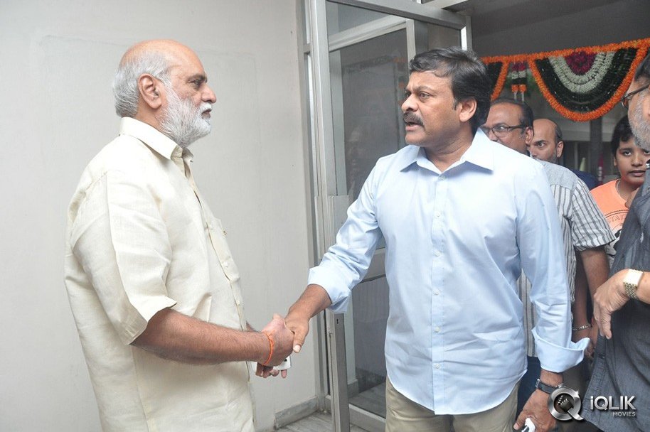 Chiranjeevi-at-Sachin-Tendulkar-Kadu-Premiere-Show